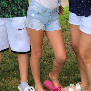 Hudson Girls side striped jean short. Sz 10.